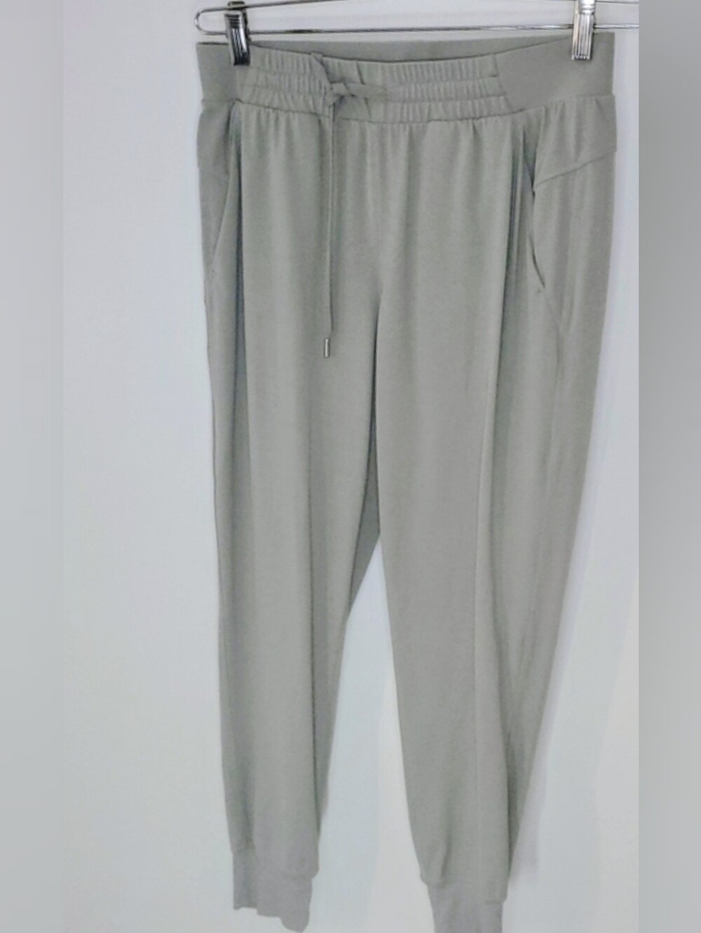 CALIA by Carrie Underwood Light Gray/green Jogger Pants